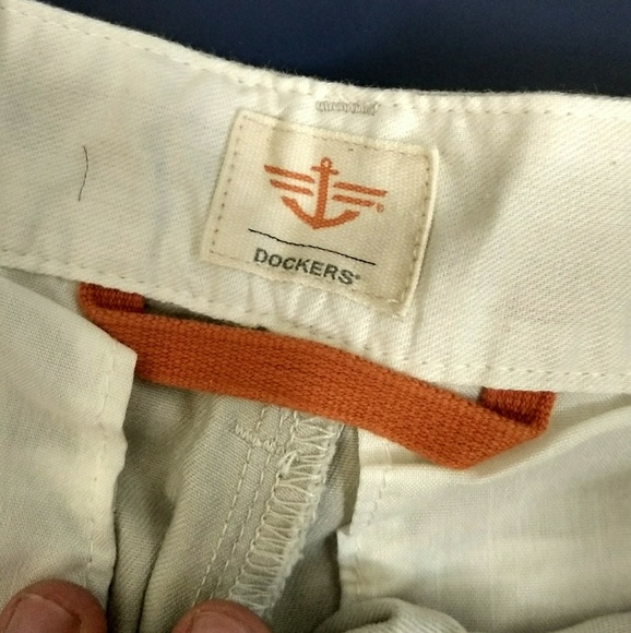 Dockers khaki shorts - Picture 2 of 3